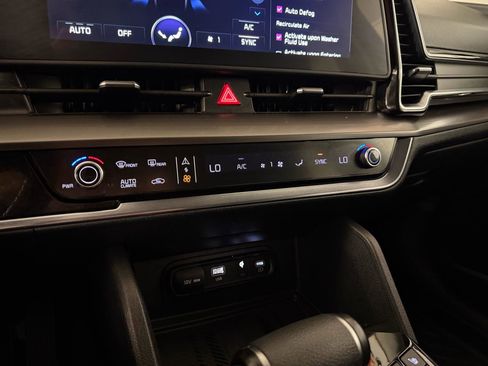 Used 2023 Kia Sportage EX image 26