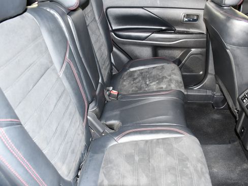 Used 2020 Mitsubishi Outlander LE AWD/4WD image 45