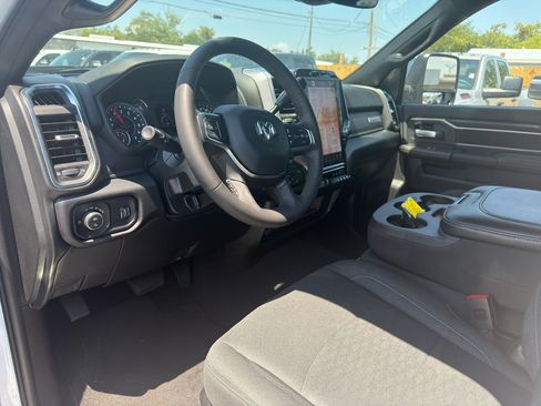Used 2026 RAM 2500 Big Horn AWD/4WD image 9