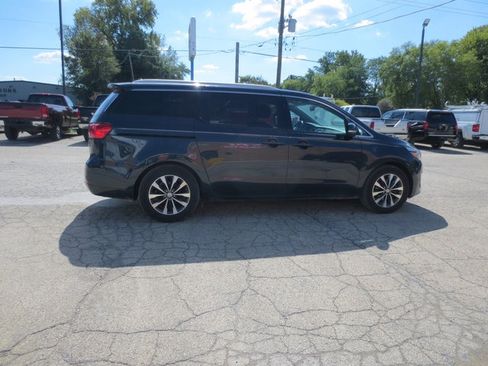 Used 2016 Kia Sedona SX image 4