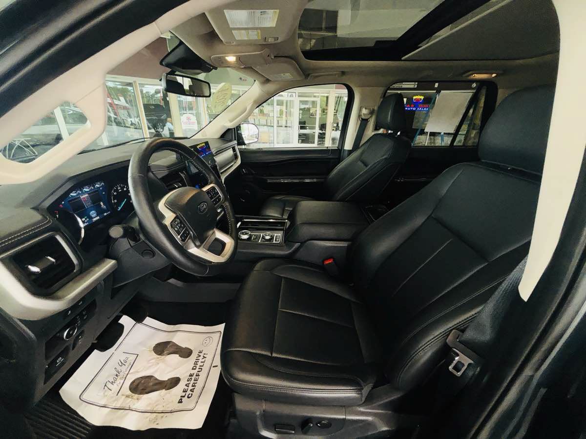 Used 2024 Ford Expedition Max XLT AWD/4WD image 30