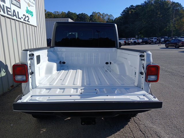 Used 2025 Jeep Gladiator Sport AWD/4WD image 6