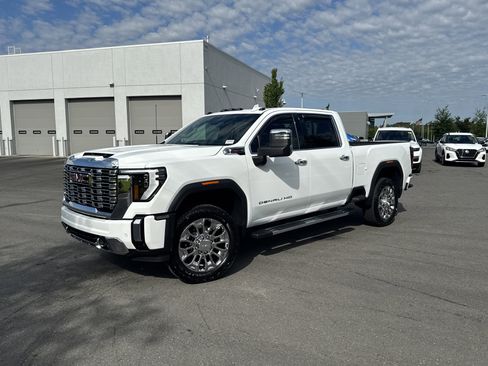 Used 2026 GMC Sierra 2500 Denali AWD/4WD image 5