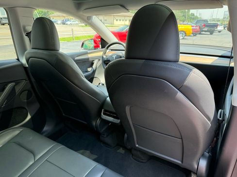 Used 2023 Tesla Model Y Long Range image 40
