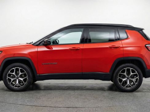 Used 2025 Jeep Compass Limited AWD/4WD image 5