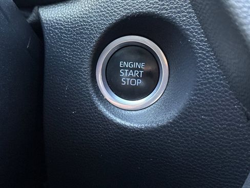 Used 2022 Toyota Corolla Cross XLE w/ Black Badges Package (TMS) image 20