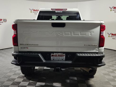 Used 2022 Chevrolet Silverado 2500 Custom w/ Custom Value Package image 6