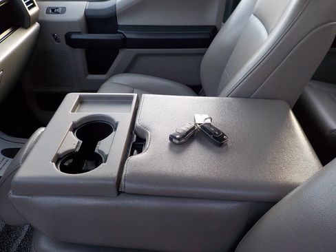 Used 2022 Ford F250 XL w/ Power Equipment Group image 31