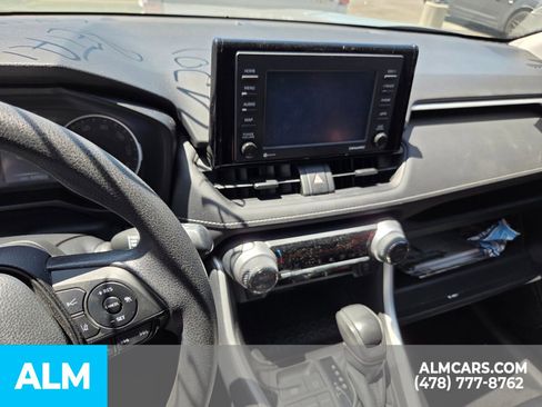 Used 2022 Toyota RAV4 XLE w/ Convenience Package FWD image 6