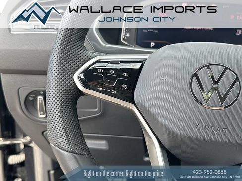 Used 2024 Volkswagen Tiguan SEL R-Line AWD/4WD image 31