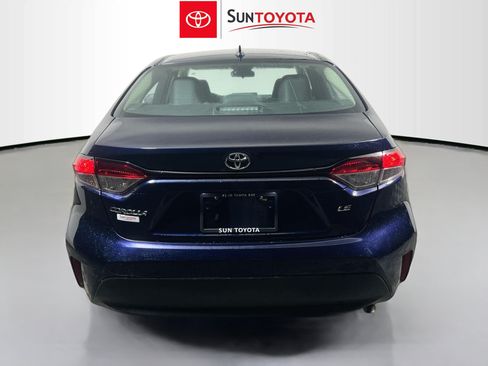 Used 2025 Toyota Corolla LE FWD image 5