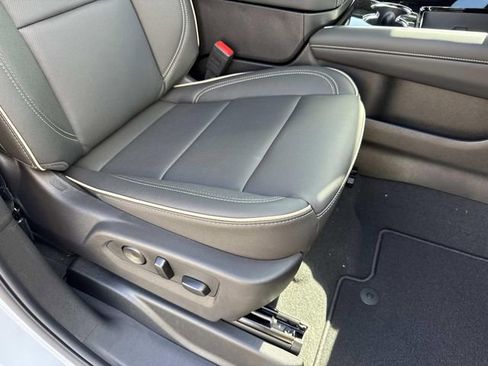 New 2026 Chevrolet Suburban Premier RWD image 13