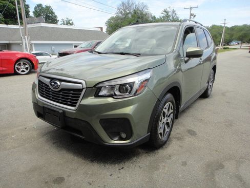 Used 2019 Subaru Forester Premium AWD/4WD image 1