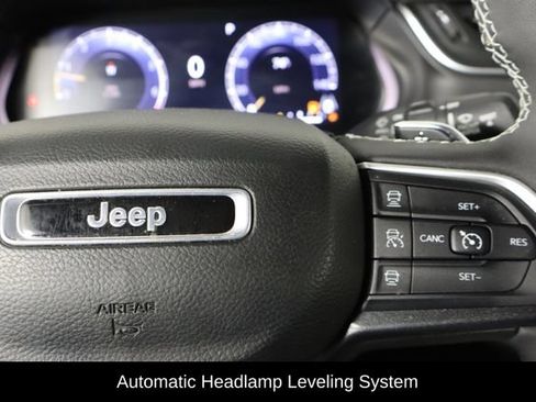 Used 2023 Jeep Grand Cherokee L Laredo AWD/4WD image 9