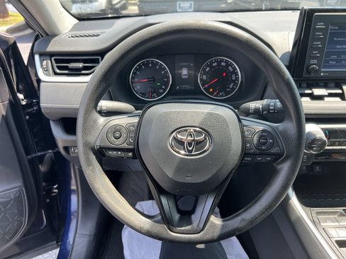 Used 2022 Toyota RAV4 XLE w/ Convenience Package FWD image 18