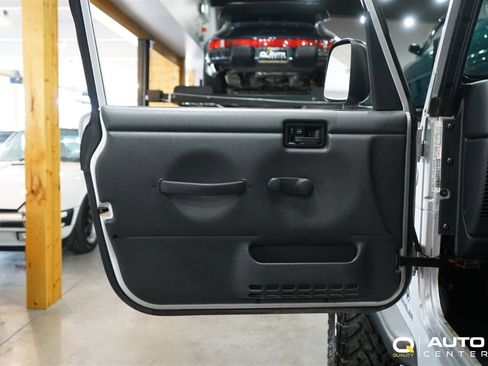 Used 2005 Jeep Wrangler X image 14