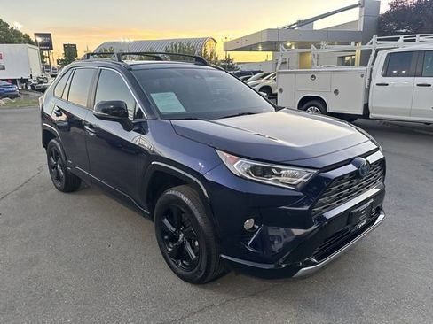 Used 2020 Toyota RAV4 XSE AWD/4WD image 3