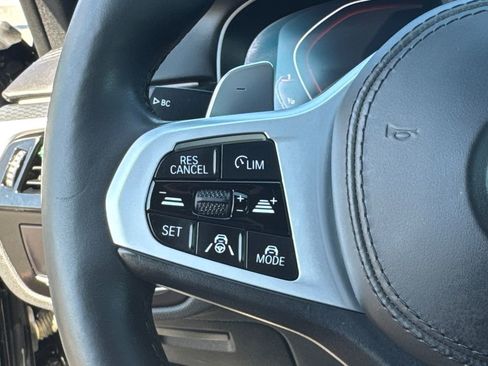 Used 2021 BMW M550i xDrive M550i xDrive w/ Dynamic Handling Package image 22