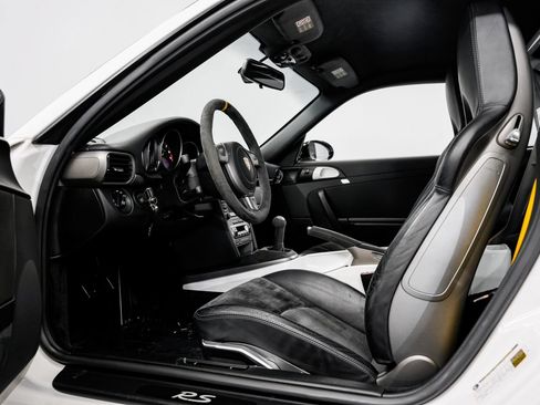 Used 2007 Porsche 911 GT3 RS RWD image 16