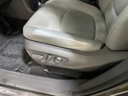 Used 2021 Toyota Sienna XLE w/ XLE Plus Package image 17