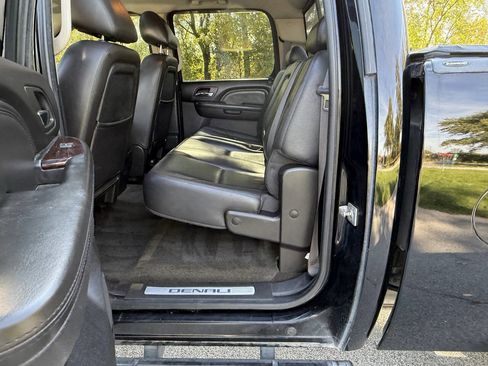 Used 2011 GMC Sierra 2500 Denali w/ Suspension Package, Off-Road image 24