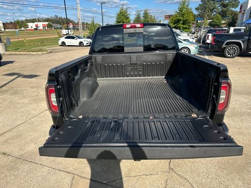 Used 2017 GMC Sierra 1500 SLT w/ SLT Preferred Package image 32