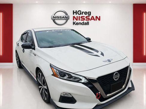 Used 2022 Nissan Altima 2.0 SR FWD image 3