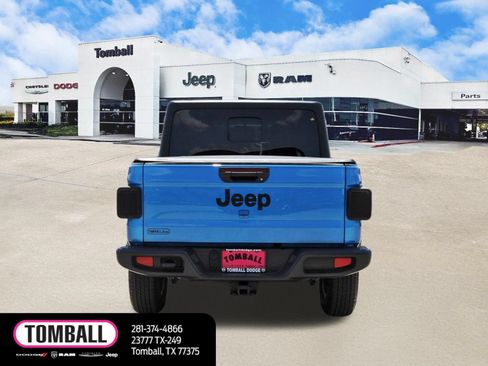 Used 2022 Jeep Gladiator Sport AWD/4WD image 6