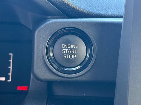Used 2025 Toyota Tacoma SR5 AWD/4WD image 21