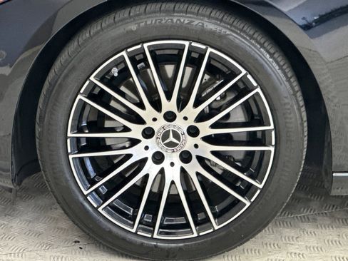 Used 2025 Mercedes-Benz C 300 Sedan image 11