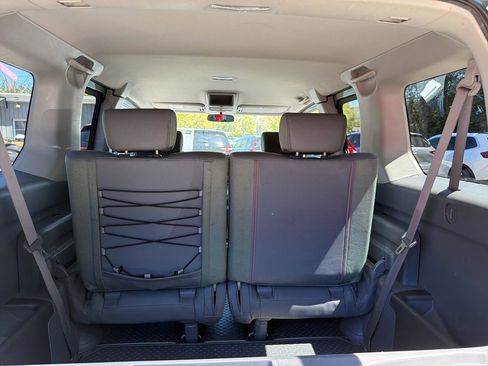 Used 2005 Honda Element EX image 11