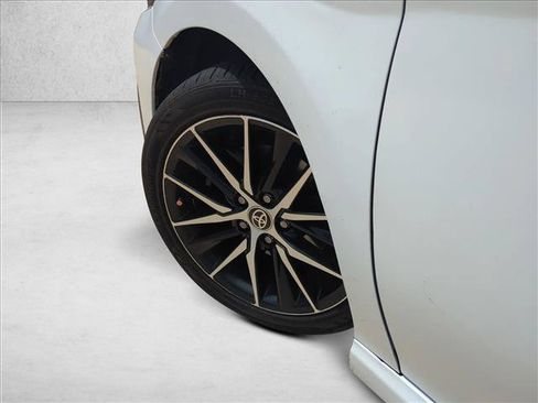 Used 2021 Toyota Camry SE FWD image 10