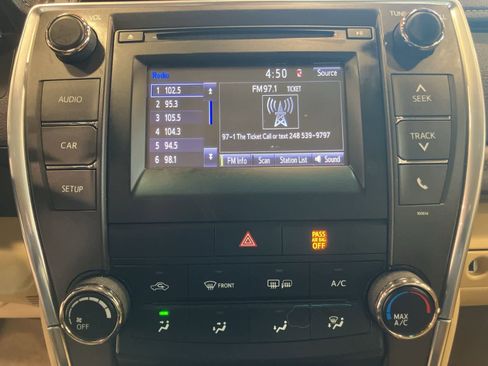 Used 2016 Toyota Camry LE image 18