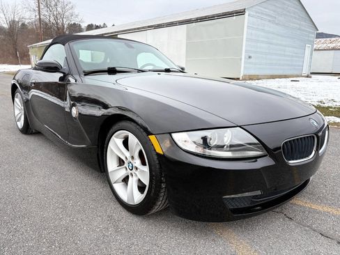 Used 2006 BMW Z4 3.0i image 2