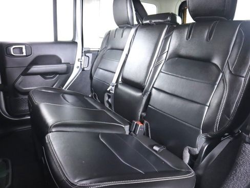 Used 2023 Jeep Wrangler Unlimited Sahara AWD/4WD image 34