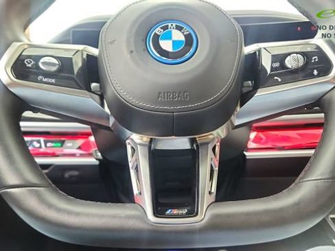 Used 2025 BMW i7 eDrive50 w/ M Sport Package RWD image 40