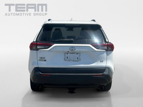 Used 2019 Toyota RAV4 LE FWD image 6