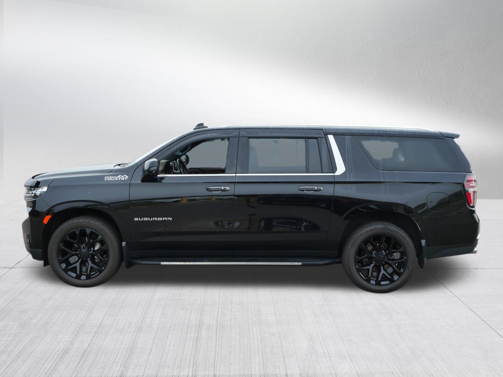 Used 2021 Chevrolet Suburban High Country AWD/4WD image 4