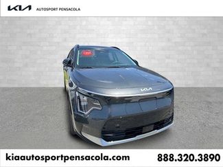Used 2023 Kia Niro Wave video 1