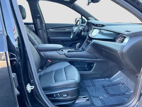 Used 2024 Cadillac XT6 Sport image 32