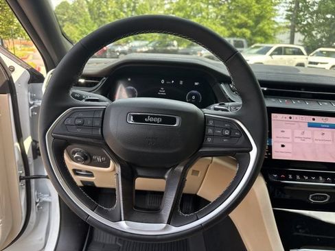 New 2026 Jeep Grand Cherokee L Limited w/ Luxury Tech Group II AWD/4WD image 26