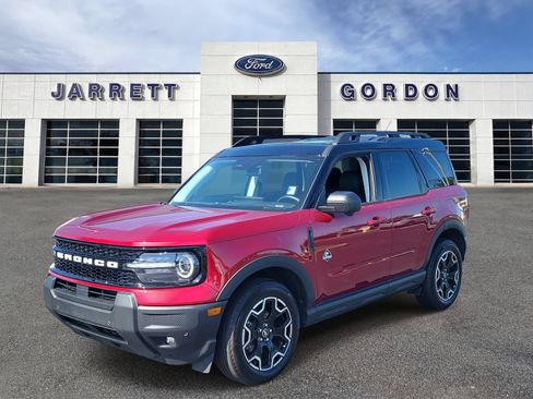 Certified 2025 Ford Bronco Sport Outer Banks w/ Outer Banks Tech Package+ AWD/4WD image 2