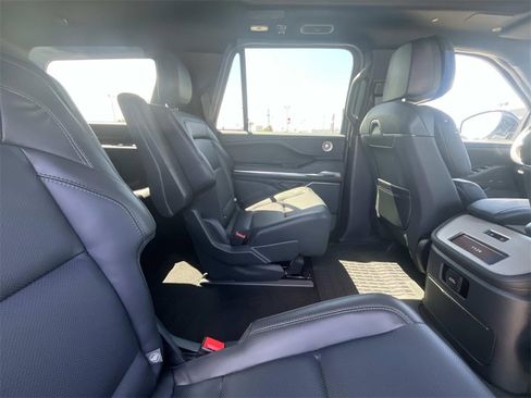New 2025 Lincoln Navigator Reserve w/ Jet Appearance Package image 16