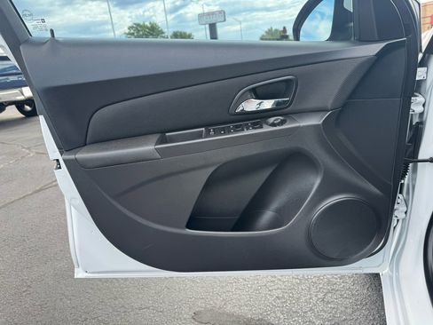Used 2015 Chevrolet Cruze LT image 15