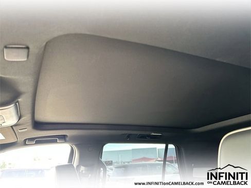 Used 2023 GMC Yukon SLT w/ SLT Premium Package image 22