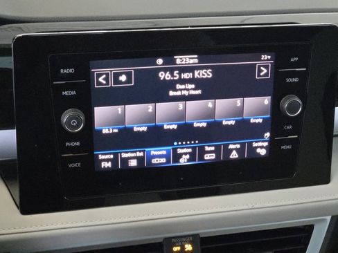 New 2026 Volkswagen Taos SE image 8