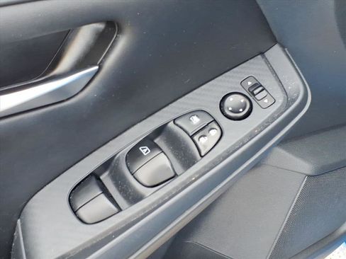 Used 2023 Nissan Sentra SV image 13