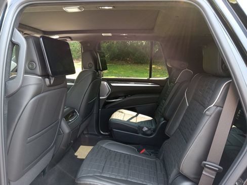 Used 2026 Cadillac Escalade V AWD/4WD image 24
