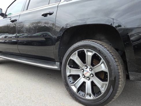 Used 2016 GMC Yukon XL SLT w/ Open Road Package AWD/4WD image 8