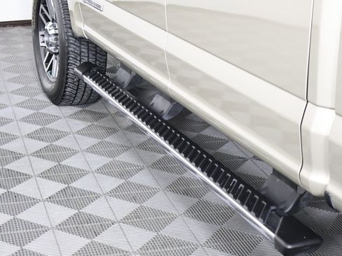 Used 2017 Ford F250 Lariat w/ Lariat Value Package image 20